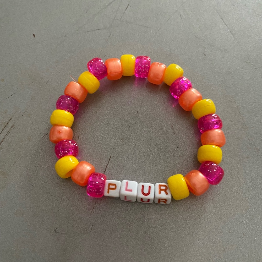 kandi single plur